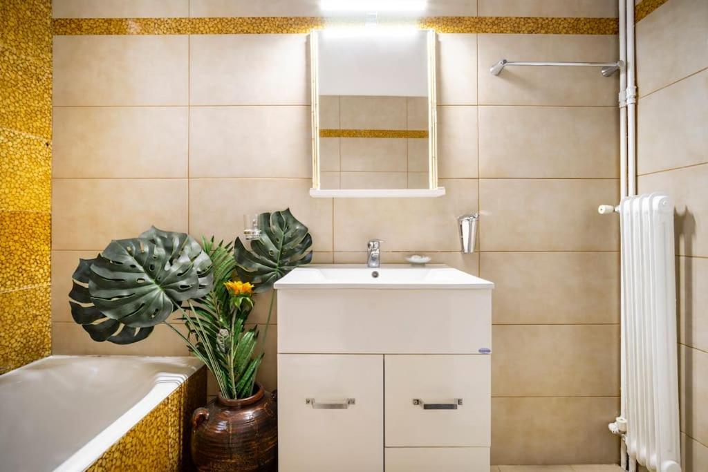 Athens Paradise Cozy 53 Sqm Apartament Near To Metro ภายนอก รูปภาพ